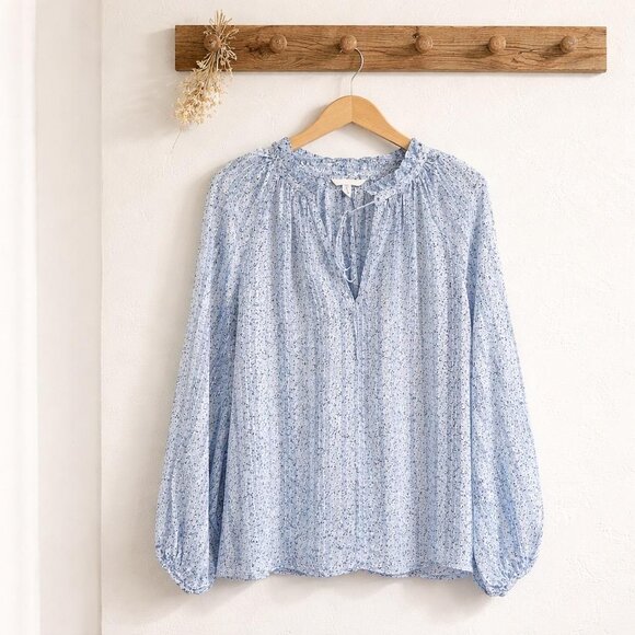 H&M Blue Floral Print Ruffle Tie-Front Blouse – Size S 🌸💙 - Picture 2 of 5